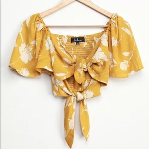 NWT Lulu’s Tie Front Cropped Floral Top